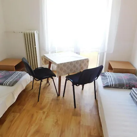 Capsule hotel Ubytovna Plzen