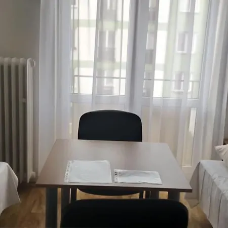 Ubytovna Plzen فندق-كبسولة *